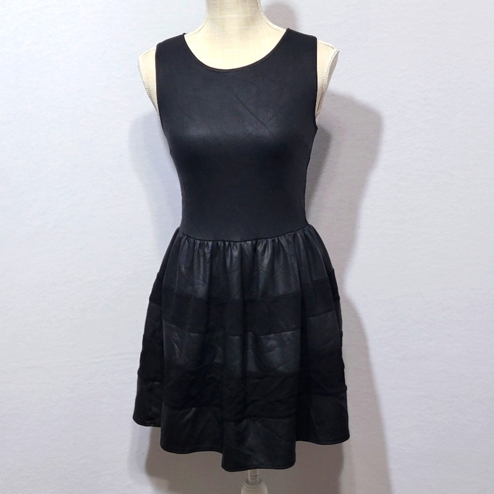RED Saks Fifth Avenue‎ Faux Leather Black Midi Sleeveless Dress Size Medium #522